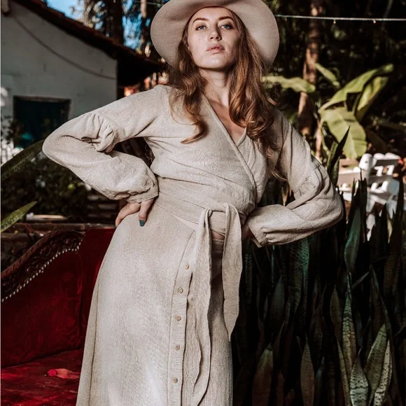 Elegant Beige Maxi Dress - Picture 2 of 3